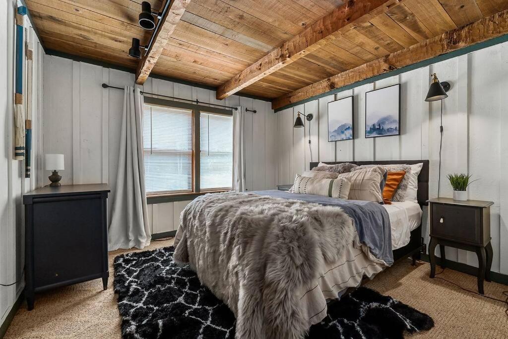 Rustic Cabin, Dock, Firepit, Kayaks & Games Winchester Екстериор снимка