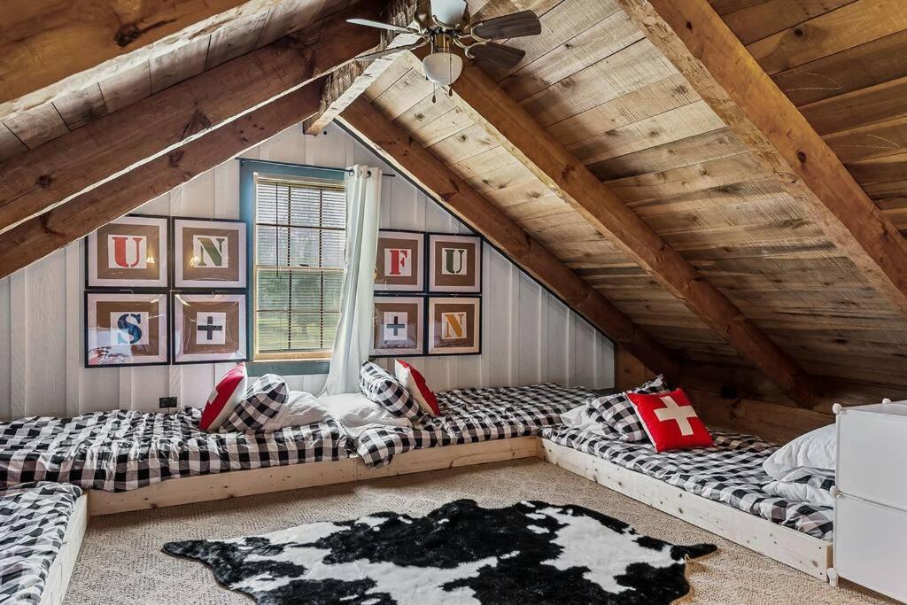Rustic Cabin, Dock, Firepit, Kayaks & Games Winchester Екстериор снимка