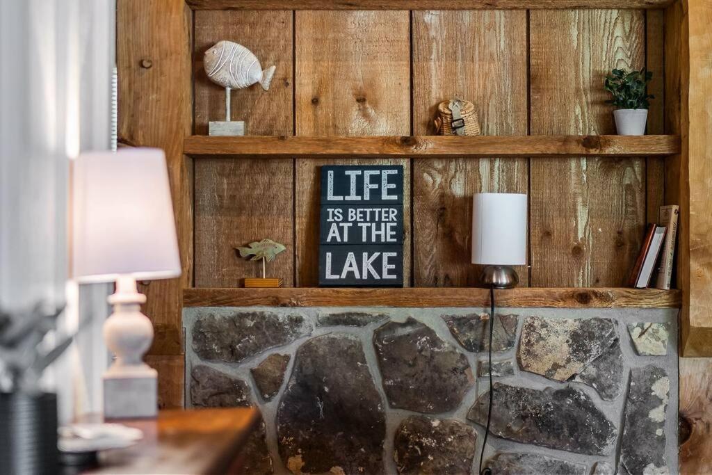Rustic Cabin, Dock, Firepit, Kayaks & Games Winchester Екстериор снимка