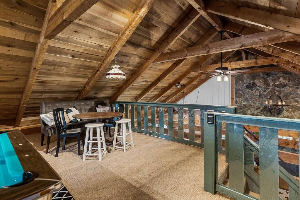Rustic Cabin, Dock, Firepit, Kayaks & Games Winchester Екстериор снимка