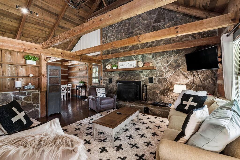Rustic Cabin, Dock, Firepit, Kayaks & Games Winchester Екстериор снимка