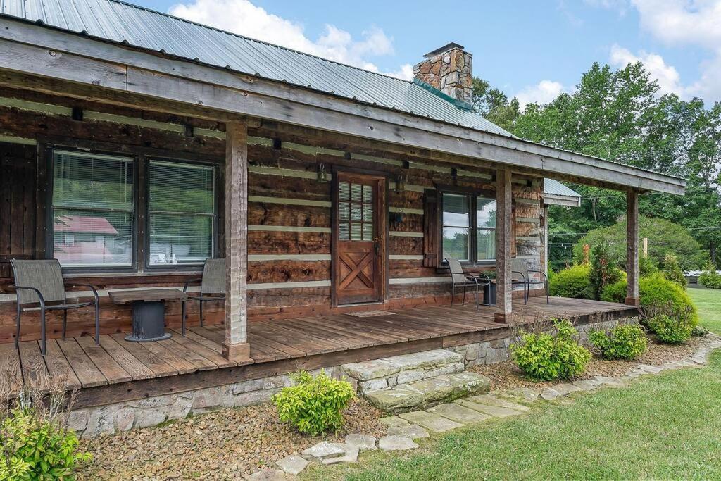 Rustic Cabin, Dock, Firepit, Kayaks & Games Winchester Екстериор снимка