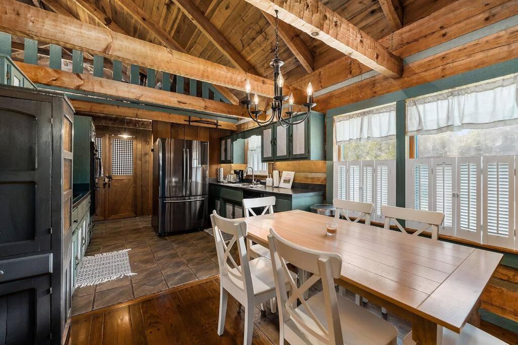 Rustic Cabin, Dock, Firepit, Kayaks & Games Winchester Екстериор снимка