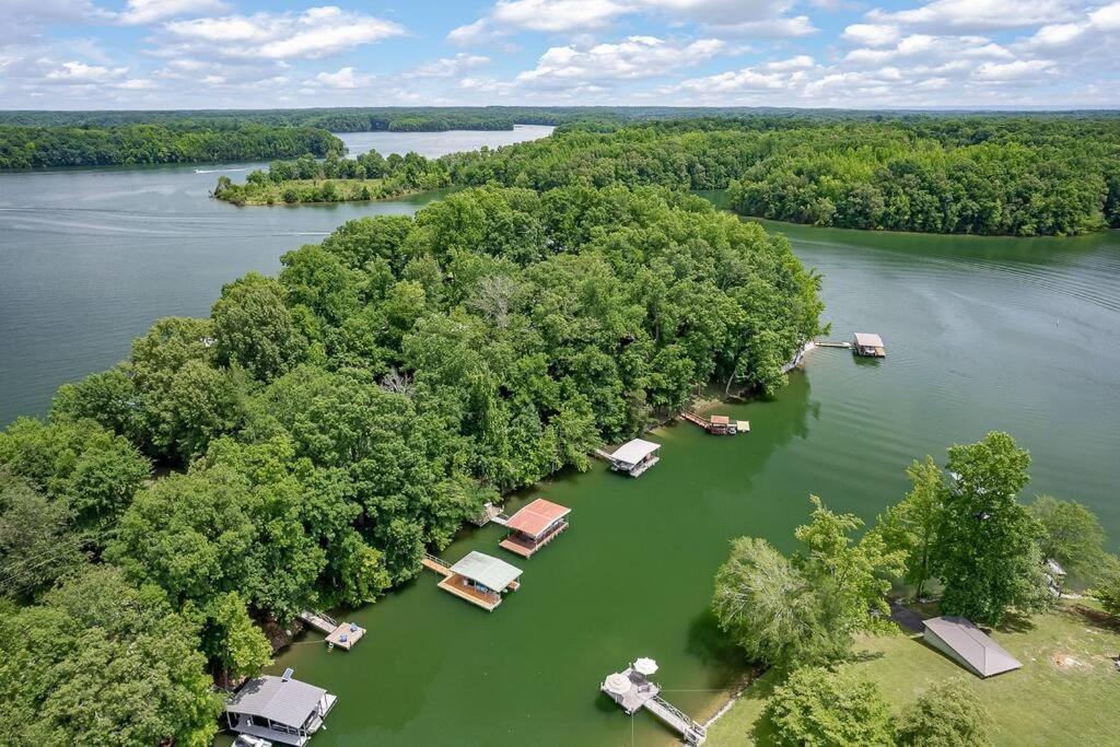 Rustic Cabin, Dock, Firepit, Kayaks & Games Winchester Екстериор снимка